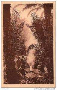 CPA N°8 - Dans l' Oasis  Jeux d'enfants - R. PROUHO Hussein Dey Grenoble 1925