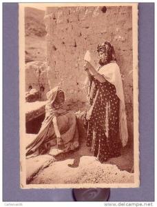 Algérie - Bou Saada - Ouled Naïf filant la laine - Editeur R. Prouho - Hussein Dey