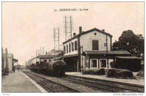 AFRIQUE. ALGERIE. HUSSEIN DEY. Vue sur Le Train en Gare.