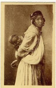 Photographe R. Prouho Hussein Dey Coll. Artistique  L´Afrique  31 Femme Tzigane et enfant