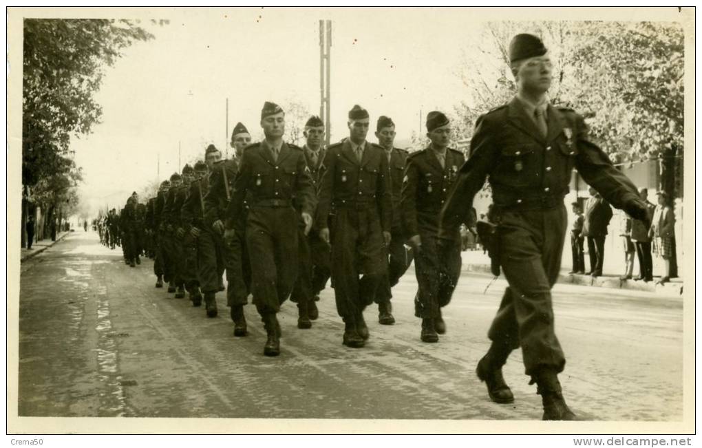 KHROUB - photo d'un défilé Militaire du 11-11-1957