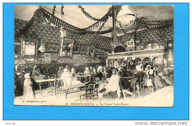 BERROUAGHIA - le grand café Maure (carte décollée )