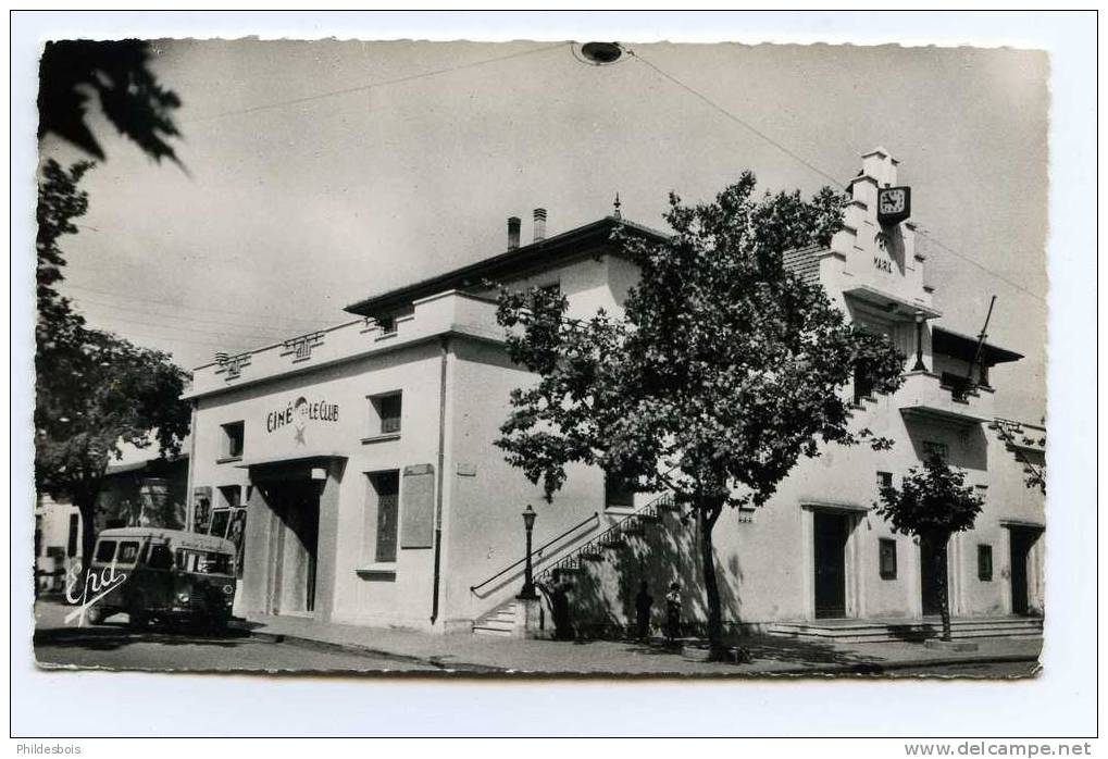 CPSM petit FORMAT  BERROUAGHIA  MAIRIE et CINEMA