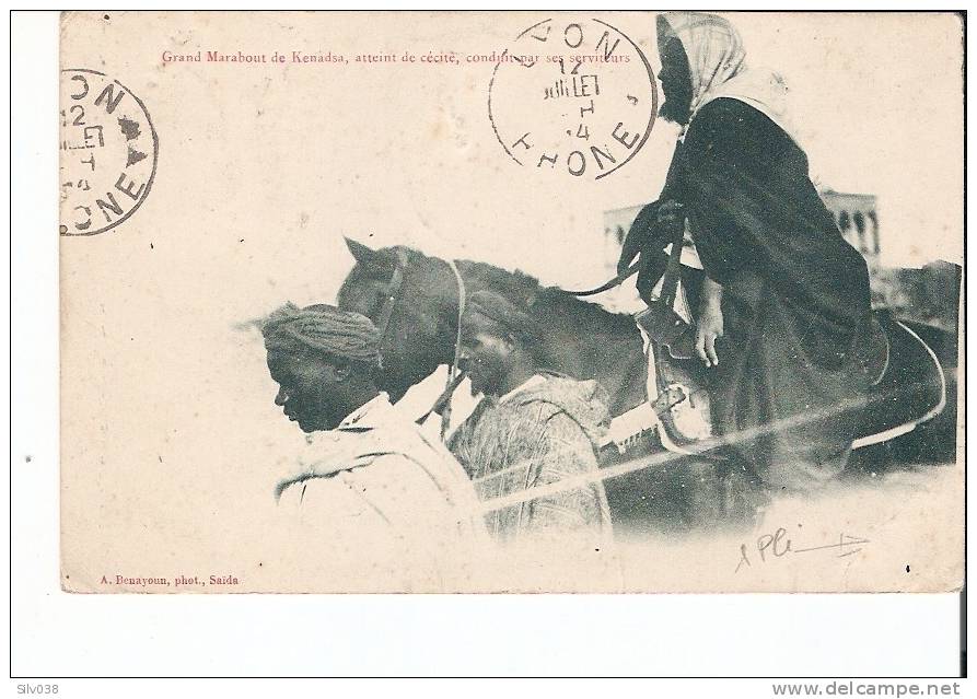 GRAND MARABOUT DE KENADSA, ATTEINT DE CECITE, CONDUIT PAR SES SERVITEURS