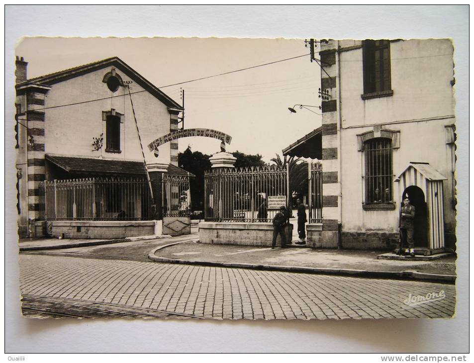 cpsm, carte photo, très belle vue animée, Hussein Dey, caserne du 19 ème Génie