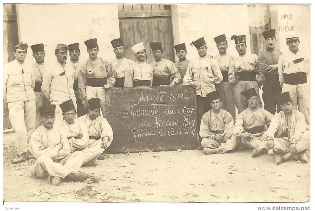 HUSSEIN-DEY - CARTE-PHOTO - 1912 - Souvenir du Stage à Hussein-Dey - Vivent les Chas. d'Af.