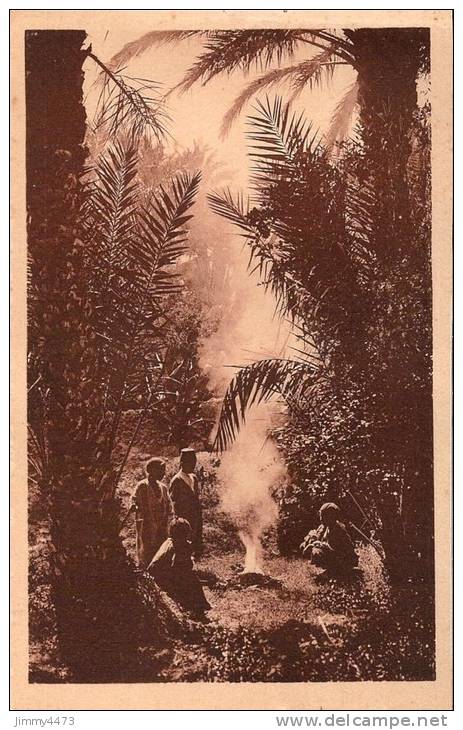 CPA N°8 - Dans l' Oasis  Jeux d'enfants - R. PROUHO Hussein Dey Grenoble 1925