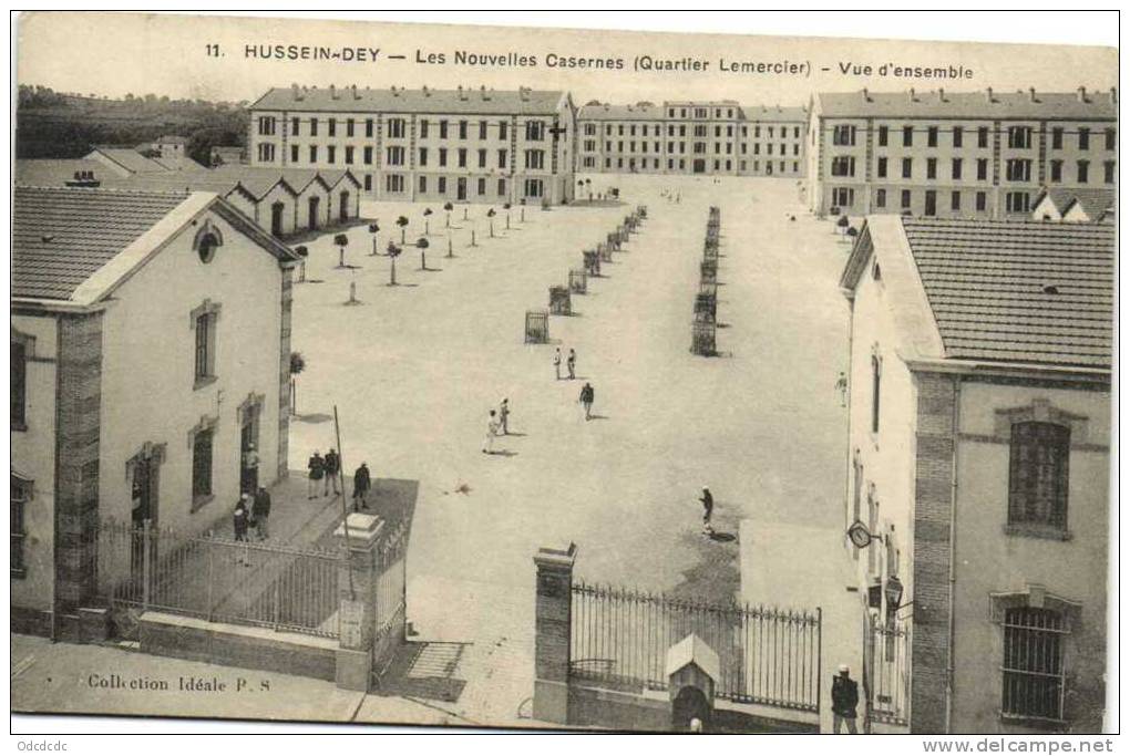 HUSSEIN DEY  Les Nouvelles Casernes (Quartier Lemercier)  Recto Verso