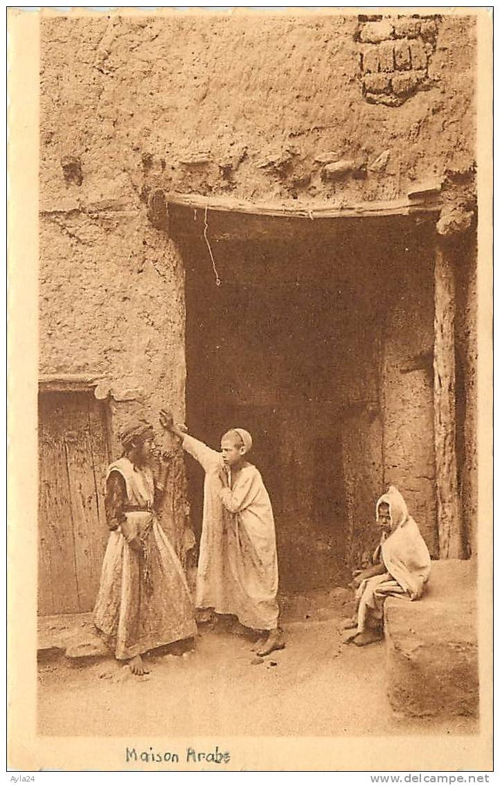 CPA  Maison Arabe  Concersation agréable  1926  Jeunes enfants  ed R. Prouho Hussein Dey  n° 178