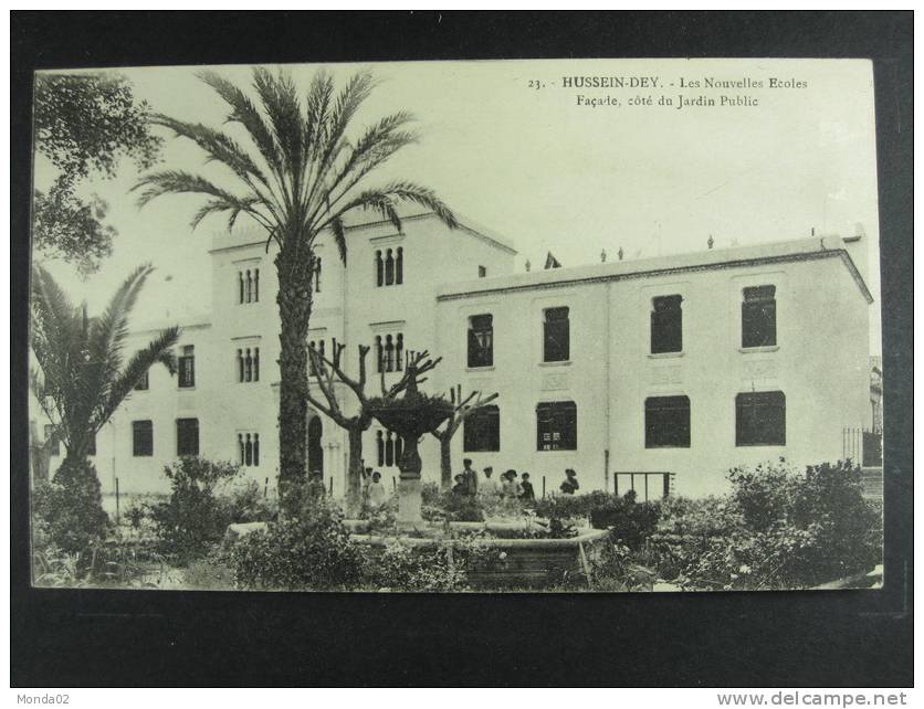 23 Hussein-Dey Les Nouvelles Ecoles Façade,côté du Jardin Public