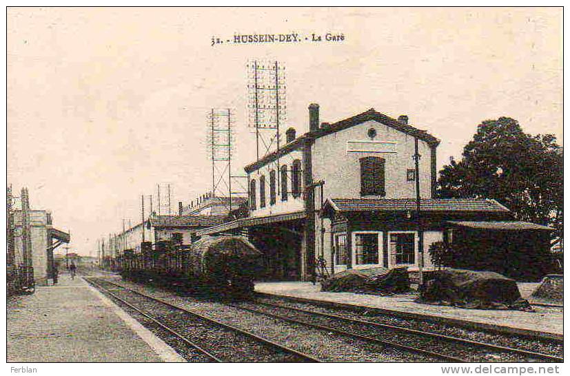 AFRIQUE. ALGERIE. HUSSEIN DEY. Vue sur Le Train en Gare.