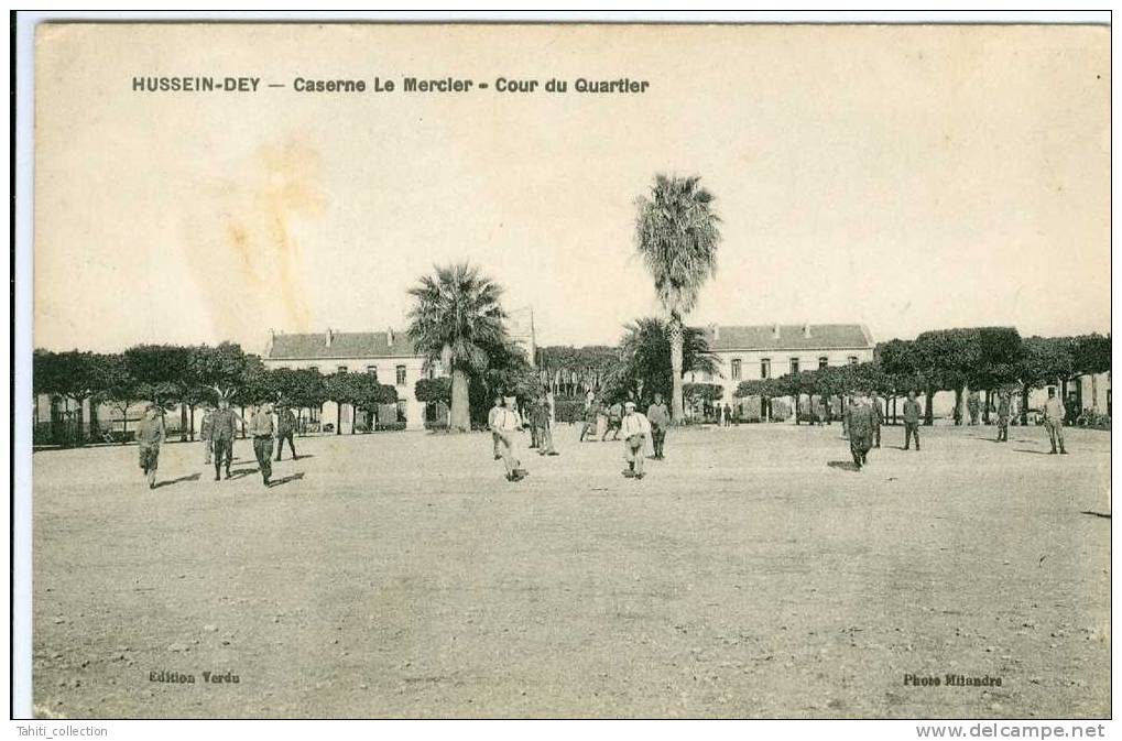 HUSSEIN-DEY - Caserne Le Mercier - Cour du Quartier