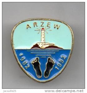 PINS PIN´S  PIED NOIR ET FIER DE L´ETRE ARZEW 1962