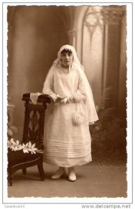 CPA Photo Jeune fille  en communiante  photo Max  21 rue d'Arzew ORAN   Y5/6049