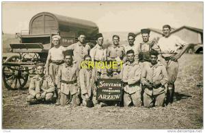 Militaria, carte photo de soldats en manoeuvres,  3ème Peloton, 10ème Compagnie, Arzew, Algérie