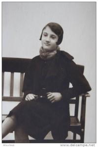 30/12/1934 photographie jeune Oranaise montage studio à Oran en Ex colonie française-photo Henri rue d'Arzew à Oran