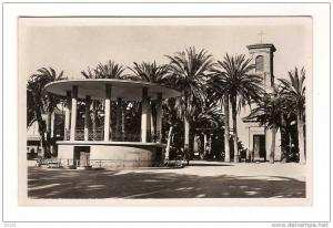 Algérie  -  Arzew  -  La Place et l´ Eglise