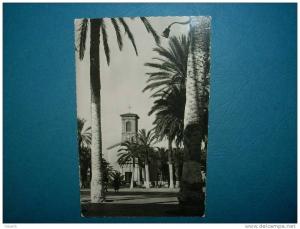 Arzew - La Place de l'Eglise - animée - circulée 1957- L29C