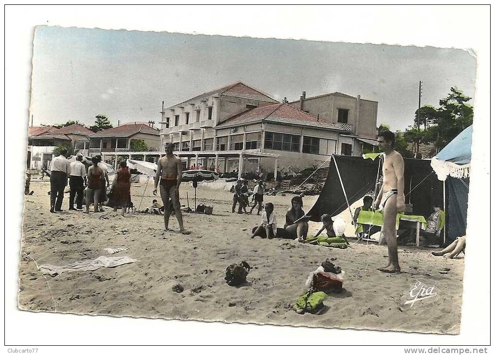 Alger (Algérie) La Plage de Chenoua et le grand Hôtel env 1950 (animée) .
