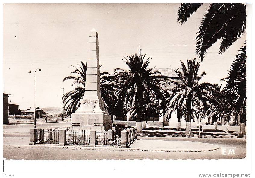 ARZEW LE MONUMENTS AUX MORTS