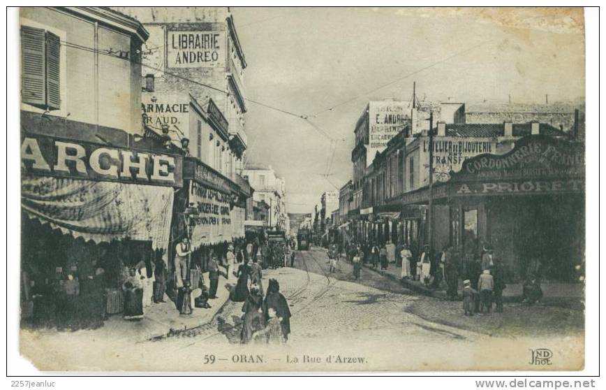 CPA  ORAN La Rue D' Arzew