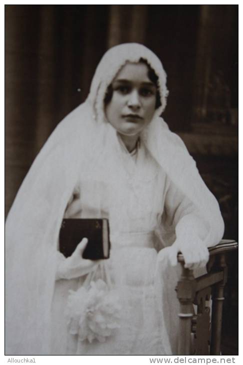 Photographie/carte postaleCommuniante 10 ans Oran Ex colonie française-photographe Henri Rio Salado rue d'Arzew à Oran