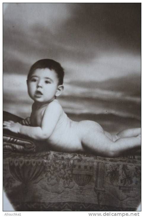 Photographie/carte postalebébé Nu  Oran Ex colonie française-photographe Henri Rio Salado rue d'Arzew à Oran