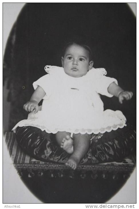 Photographie/Carte postaleuun joli bébé de 3 mois av froufrous Oran Ex colonie française-photo Henri r d'Arzew à Oran