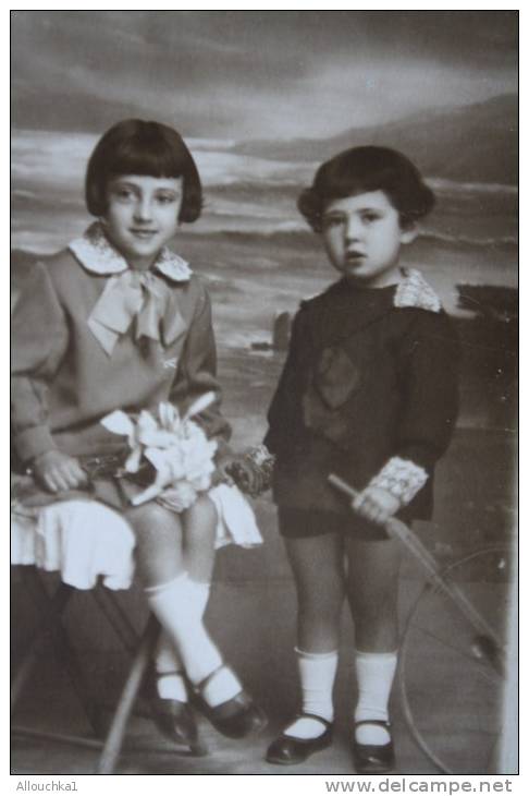 Photographie/Carte postaleenfant  cerceau à la mer décor studioOran Ex colonie française-photo Henri r d'Arzew à Oran