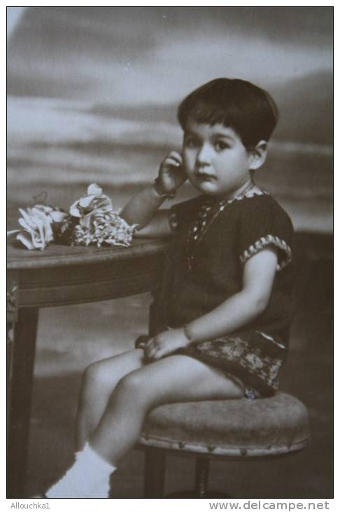 Photographie/Carte postalefillette 2ans et demi décor studioOran en Ex colonie française-photo Henri r d'Arzew à Oran