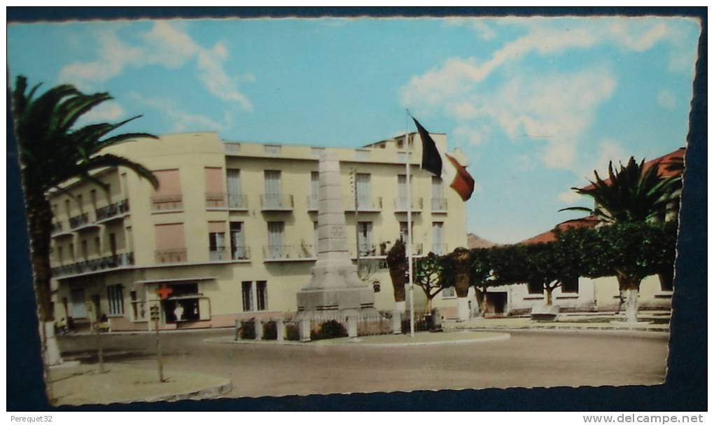 ARZEW.Place de la République.Cpsm,neuve,be