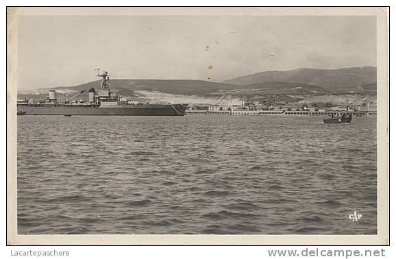 X5122 ARZEW VUE GENERALE PRISE DE LA DIGUE BATEAU DE GUERRE