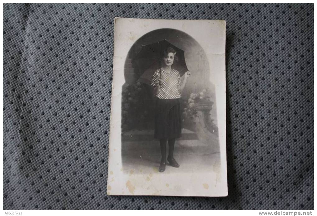 ORAN SUPERBE FEMME EN  ROBE MI LONGUE PARAPLUIE  PHOTOGRAPHIE A.CANET R. ARZEW ORAN  EN CARTE POSTALE