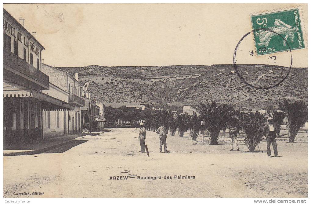Algérie - Arzew - Boulevard des Palmiers