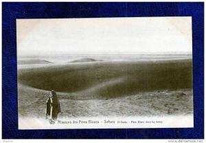 ALGERIE / ALGERIEN   Missions des Peres Blancs  Sahara  El Golea - Pere Blanc dans les dunes
