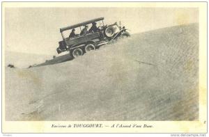 Environs de TOUGGOURT - A l'Assaut d'une Dune , bon état ( voir scan )