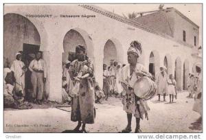 TOUGGOURT DANSEURS NEGRES (BEAU PLAN ANIME)