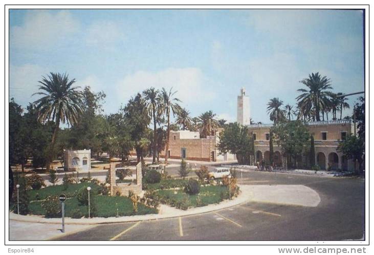 C. Postale  ALGERIE - EL GOLEA - L´HOTEL DU GRAND ERG et LA PLACE PORT SAÏD (1973)