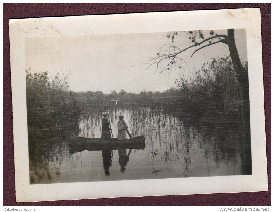 Belle photo ALGERIE 1932 - EL GOLEA - ARABES SUR UN CANOÉ
