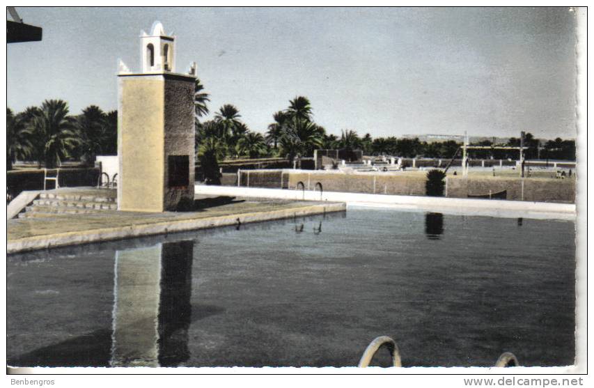 El Goléa  Piscine et stade