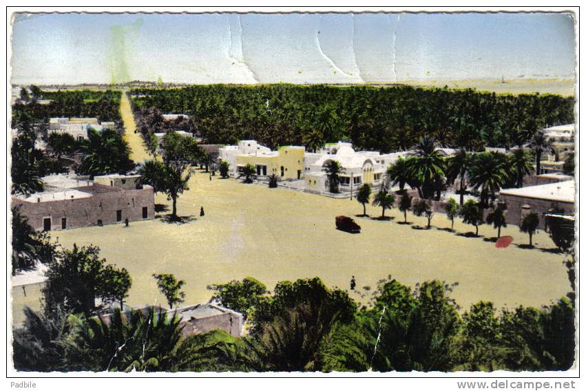Carte Postale Algérie  El Golea  place Faucoult   les écoles trés beau plan