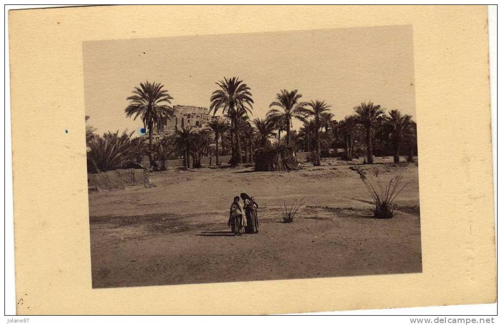 CPA    ALGERIE     EL GOLEA       ANIMEE  DEUX FEMMES