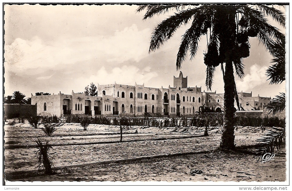 TOUGGOURT.                - L' Hôtel Transatlantique. (cpsm noir et blanc)