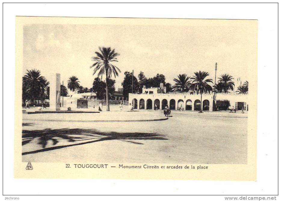 Algerie Touggourt, Monument Citroen et Arcades de la Place (13-833)