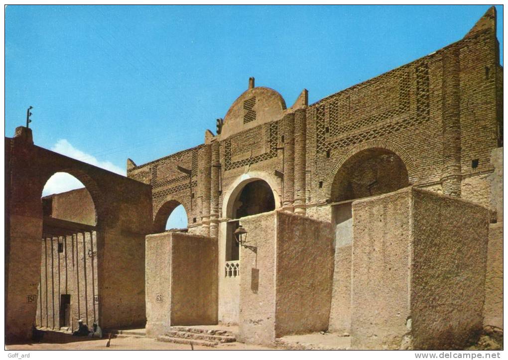 TOUGGOURT.UNE FACADE DE LA MOSQUEE.CPM.