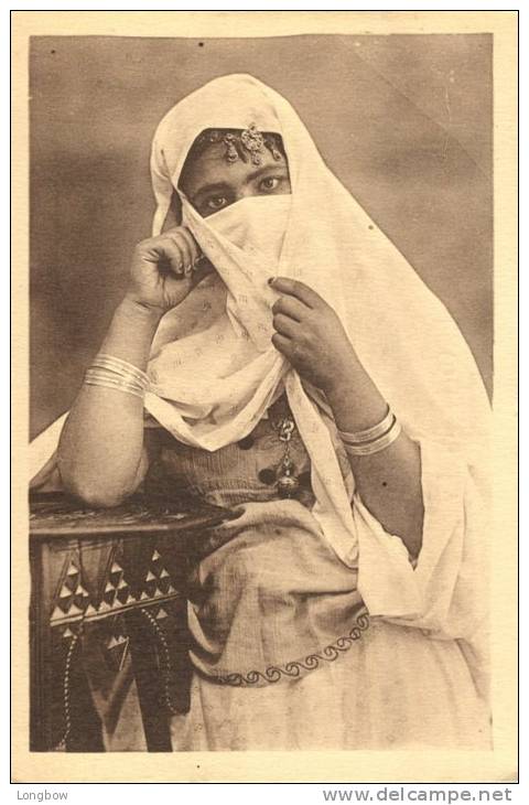 Touggourt - Mauresque voilee