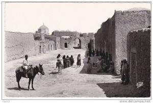 34 LL - TOUGGOURT-TEMACINE - Une Entrée de la Zaouïa (Belle animation)