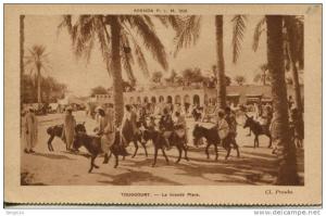 CPA TOUGGOURT-LA GRANDE PLACE