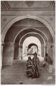 CPA - Touggourt - Rue Couverte conduisant à la Zaouïa de Temacine