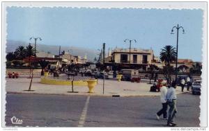 ALGERIE  AÏN EL TURK Place du Phoque et av. Med-Khemisti     .  dentelée glaçée 90x140